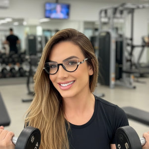 Armação de grau Meia Taça Preta Gatinho Nicole Bahls