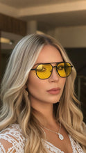 Carregar imagem no visualizador da galeria, Oculos Marilia Mendonça Clip-on Preto Aviador