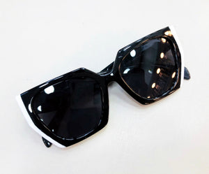 Óculos De Sol Gatinho Preto e Branco Geométrico Grande