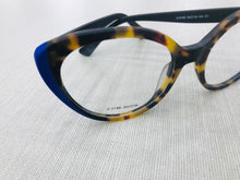 Carregar imagem no visualizador da galeria, Oculos de grau Feminino Tartaruga Onça Detalhe Azul Lindo