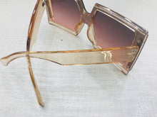 Carregar imagem no visualizador da galeria, Oculos de sol Quadrado transparente Grande Luxo