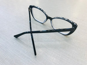 Óculos Preto Estilizado com Detalhes Branco Safari