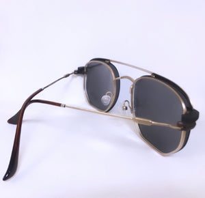 Oculos clip on hexagonal Medio dourado e preto Metal