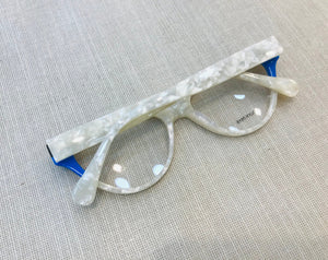 Oculos de grau Branco Madreperola com Detalhe Azul Lindo