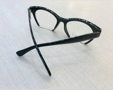 Carregar imagem no visualizador da galeria, Armação Para Óculos de Grau Preto Vazado Design Italiano