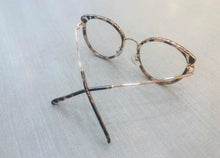Carregar imagem no visualizador da galeria, Oculos De Grau Redondo oncinha transparente grande metal Blogueira