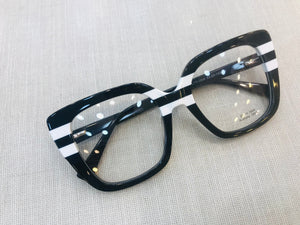 Oculos De Grau Quadrada Bem Grande Preto e Branco