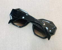 Carregar imagem no visualizador da galeria, Oculos de Sol Preto Geometrico Haste Grossa Sextavado - 16WS 1AB5D1