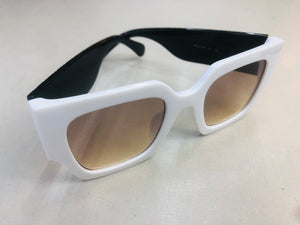 Óculos de Sol Branco Grande Facets Haste Preta Quadrado