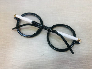 Oculos de grau acetato Redondo Preto e Branco Estilizado